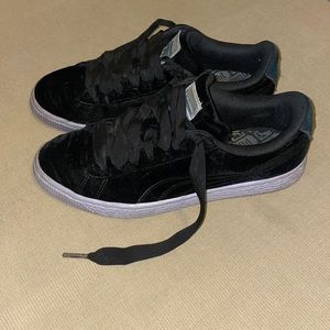 New puma black shoes